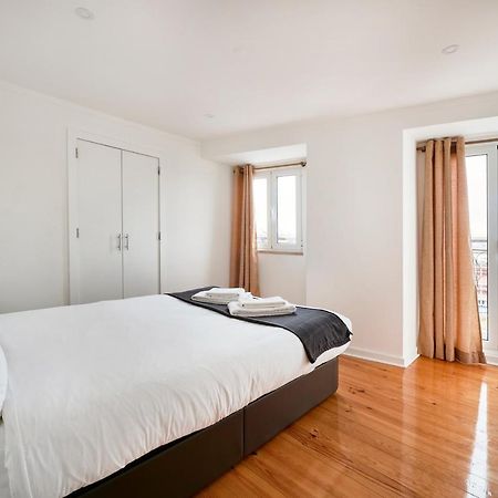 Cozy Flat In Santa Apolonia Apartment Lisbon Bagian luar foto