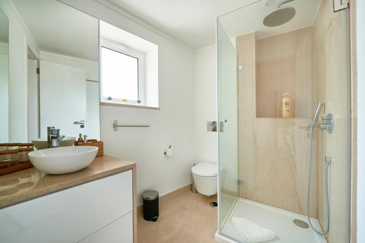 Cozy Flat In Santa Apolonia Apartment Lisbon Bagian luar foto
