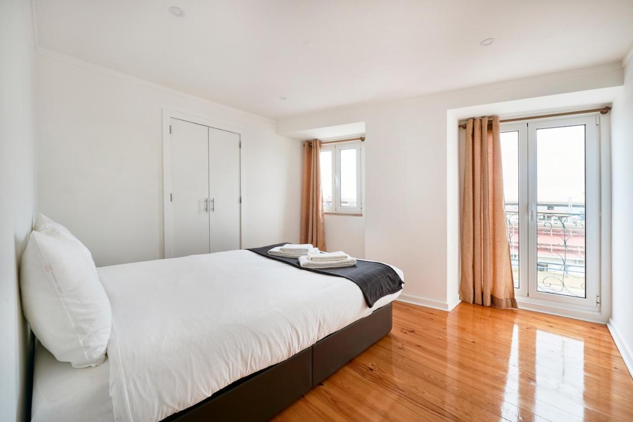 Cozy Flat In Santa Apolonia Apartment Lisbon Bagian luar foto